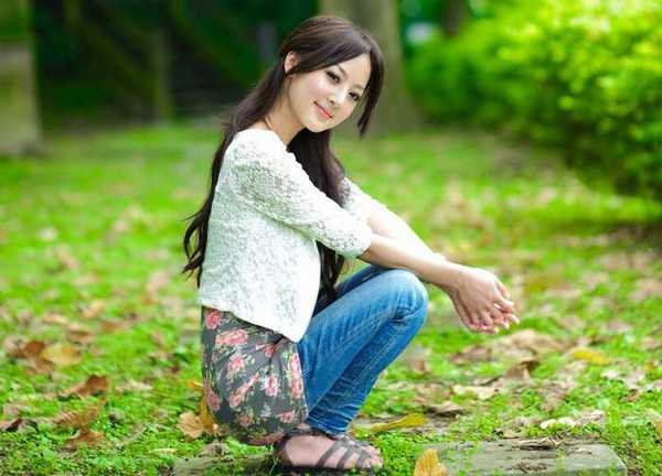Photoshop给果子美女调制甜美的淡调青红色